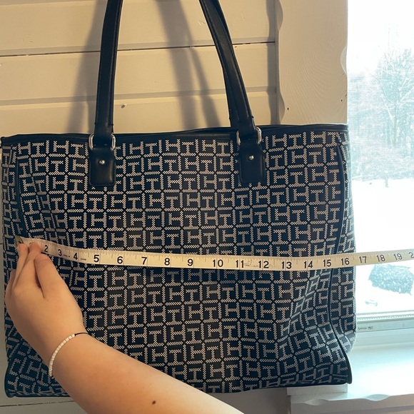 Tommy Hilfiger Black White Signature TH Logo Large Tote Shoulder Bag $108 - Picture 5 of 8